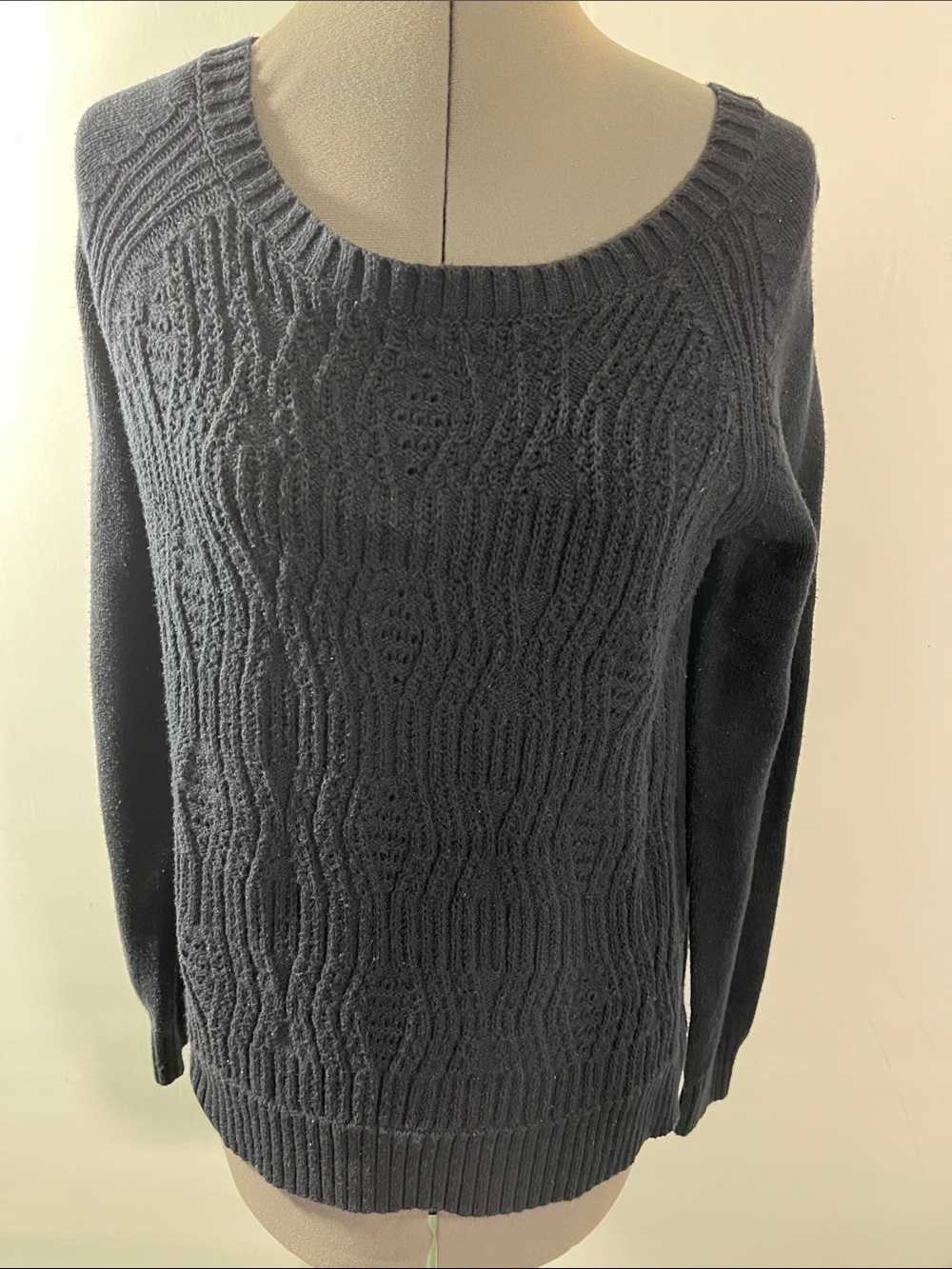 STYLUS Scoop Neck Cable Knit Sweater in Black Size Large